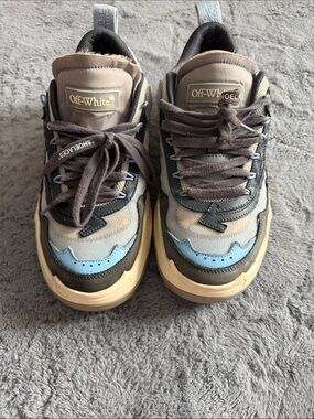 Off-White Men Beige, Blue & Black Chunky Low-Top Sneakers